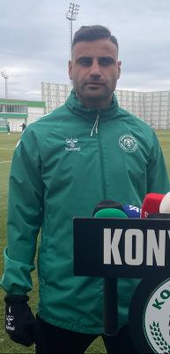 Deniz T&uuml;r&uuml;&ccedil;: 'Şu anki durum bize yakışmıyor'