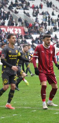 S&uuml;per Lig efsaneleri 2. Lig'de karşılaştı! 5-0'lık tarihi skor