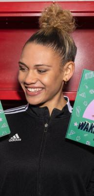 Tek bir imzayla 'd&uuml;nyanın en &ccedil;ok maaş alan kadın futbolcusu' oldu