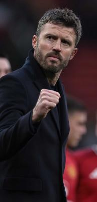 Manchester United eski efsanesiyle seriye bağladı: Bilekleri b&uuml;k&uuml;lm&uuml;yor