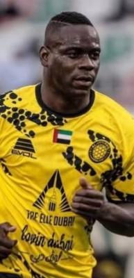 Balotelli'den 'ırk&ccedil;ılık' itirafı: Trib&uuml;nde 'maymun sesi' &ccedil;ıkardılar