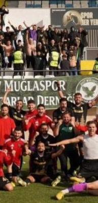 Kritik ma&ccedil;ta zafer 90+6'da geldi! Ma&ccedil; eksiğiyle lider olup şampiyonluk kapısını araladılar