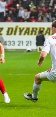 1. Lig ekibi 3 puanı 90+4'te kaptı! S&uuml;per Lig umudunu s&uuml;rd&uuml;rd&uuml;