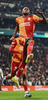 Osimhen dev ma&ccedil; &ouml;ncesi b&uuml;y&uuml;k bir s&uuml;rpriz yaşayabilir