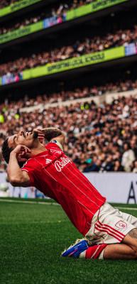 13 ma&ccedil;lık hasret! Nottingham, Tottenham'ı ateşe attı