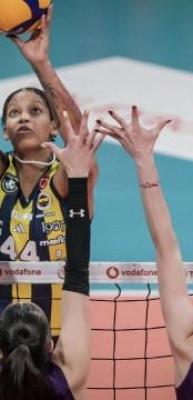 İlk ma&ccedil;ta galibiyet! 3-0 kazanan Fenerbah&ccedil;e finale yaklaştı