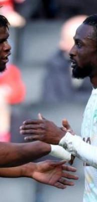 Oh direğe takıldı! Agbadou, Singo ve Oulai'li Fildişi farka koştu