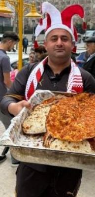 'Bin lahmacun dağıtacağım' demişti! T&uuml;rkiye kazandı s&ouml;z tutuldu
