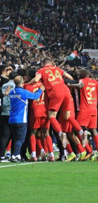 7 goll&uuml; &ccedil;ılgın ma&ccedil;ta Amedspor farka koştu