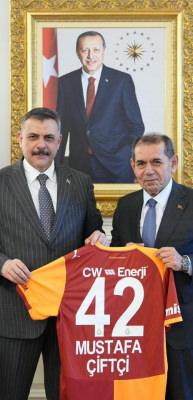 Galatasaray y&ouml;netiminden İ&ccedil;işleri Bakanı &Ccedil;ift&ccedil;i&rsquo;ye ziyaret