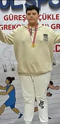 Konya B&uuml;y&uuml;kşehir Belediyespor G&uuml;reş Takımı'ndan tam 9 madalya!