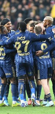 Fenerbah&ccedil;e'ye k&ouml;t&uuml; haber! Cezalı duruma d&uuml;şt&uuml;