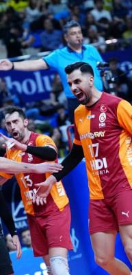 Fenerbah&ccedil;e'yi deviren Galatasaray finalde