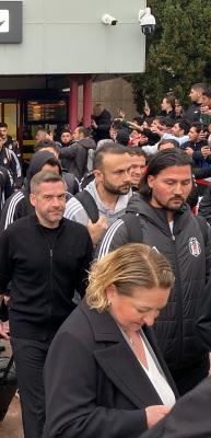 Emirhan'dan b&uuml;y&uuml;k fedakarlık! Takımını yalnız bırakmadı