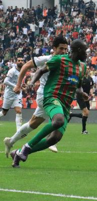 Amed, 'S&uuml;per Lig' i&ccedil;in sahaya &ccedil;ıkacak! Dev ekranlar kuruluyor