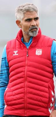 S&uuml;per Lig efsanesi başkansız kalmıştı! Şimdi de hoca veda etti