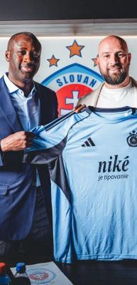 Efsane futbolcu 43 yaşında teknik direkt&ouml;r oldu