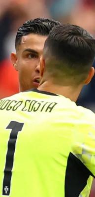 Ronaldo &ccedil;ıldırdı! Takım arkadaşıyla tartıştı
