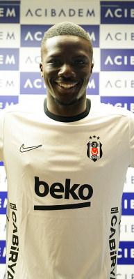 Beşiktaş'ın yeni transferi sağlık kontrol&uuml;nden ge&ccedil;ti