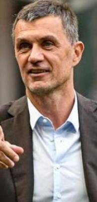 Efsane isme milli g&ouml;rev! Futbolun başına ge&ccedil;ti