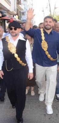 Kırkpınar şampiyonu Taş'a memleketinde g&ouml;rkemli karşılama