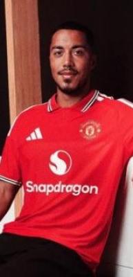 Manchester United transfer bombasını patlattı! Yıldız oyuncu resmen a&ccedil;ıklandı