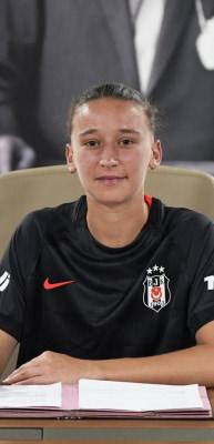 Beşiktaş stoper transferini a&ccedil;ıkladı!