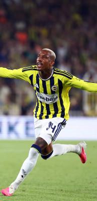 Fenerbah&ccedil;e'de sezonun ilk gol&uuml; Talisca'dan