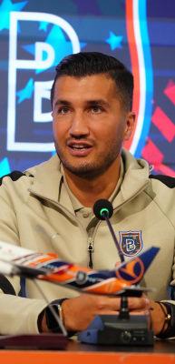 Nuri Şahin futbolcularından &ouml;z&uuml;r diledi