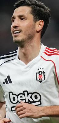 Salih U&ccedil;an'dan Beşiktaş'a duygusal veda!