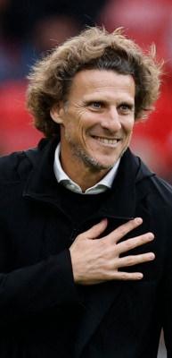 Diego Forlan teknik direkt&ouml;r oldu! Milli takım &ccedil;alıştıracak