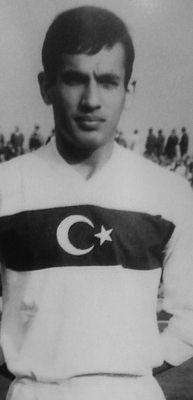 Eski milli futbolcu Haluk Erdem hayatını kaybetti!