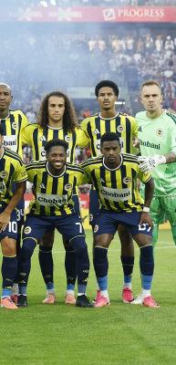 Fenerbah&ccedil;e'nin UEFA kadrosunda değişiklik