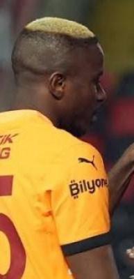 Victor Osimhen'den y&ouml;netime ret!