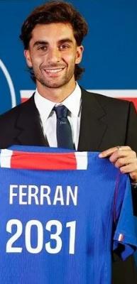 PSG Barcelona'dan transfer yaptı!
