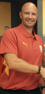 Galatasaray yeni ko&ccedil;unu a&ccedil;ıkladı!
