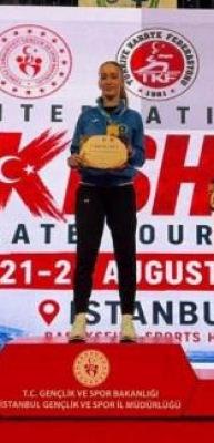 Bursa&rsquo;nın gen&ccedil; karatecisi şampiyon! Naz'dan altın madalya