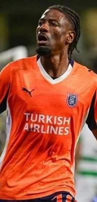 Başakşehir'de ayrılık! S&ouml;zleşmesi feshedildi