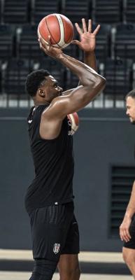 Beşiktaş basketbolda yıldız ismin s&ouml;zleşmesini dondurdu