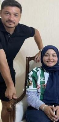 Konyaspor'un yıldızlarından kanser tedavisi g&ouml;ren taraftara ziyaret