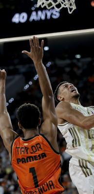 Fenerbah&ccedil;e, 8 sayıyla kaybetti