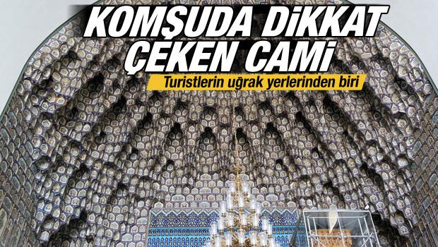 İran'daki tarihi Gevher Şad Camisi farklı mimarisiyle dikkati çekiyor