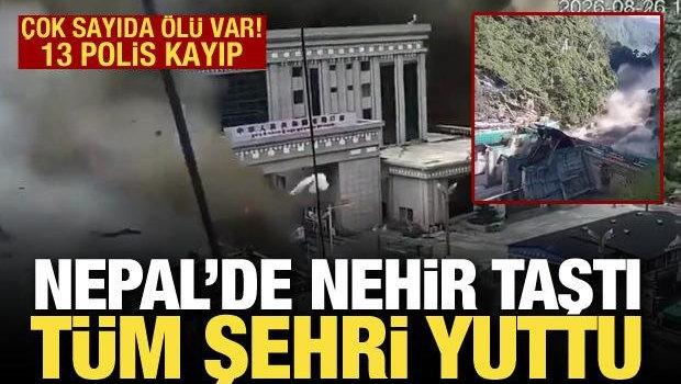 Nepal'de nehir taştı, k&ouml;yler sular altında kaldı!
